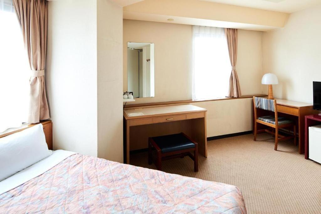 Marroad Inn Tokyo Fuchu Bagian luar foto